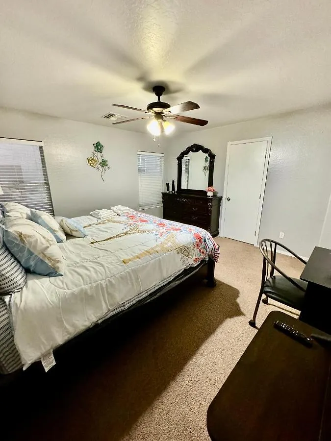 בית אירוח פיניקס West Phx Cozy King Suit With Private Bathroom Inside A House