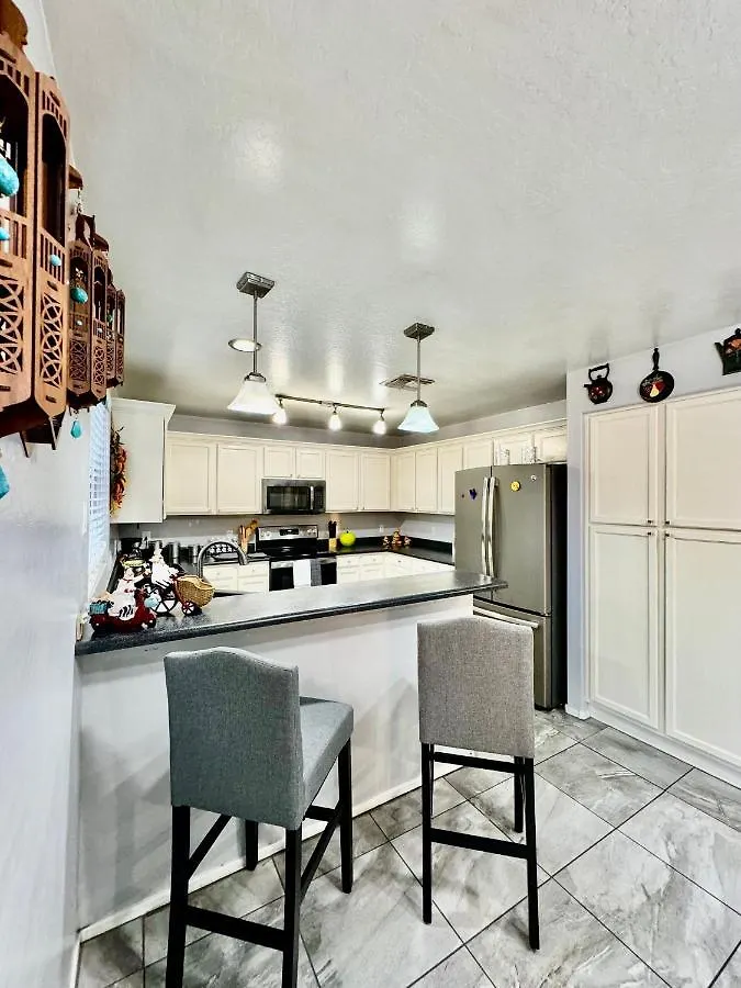 בית אירוח פיניקס West Phx Cozy King Suit With Private Bathroom Inside A House ארצות הברית